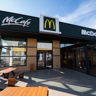 McDonald’s apre un nuovo ristorante a Paullo, nel locale lavoreranno 45 persone