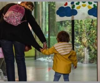 Lite tra papà fuori da un asilo nido. La denuncia di un commercialista milanese: &quot;Ormai peggio del Bronx!&quot;