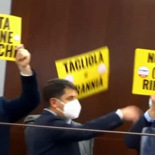 Riforma della Sanità: bagarre in Consiglio Lombardia dopo tagli a emendamenti
