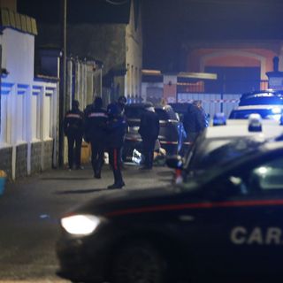 Accoltellamento mortale in strada a Mede, i carabinieri fermano 4 persone. Gli sviluppi delle indagini