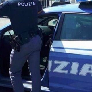 Novara, bimba di 2 anni rischia soffocamento: salvata dalla Polizia