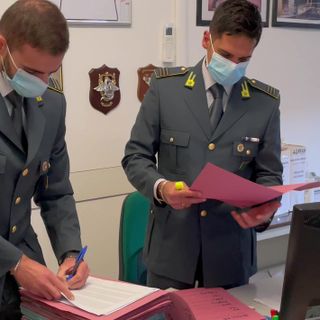 Smantellata un organizzazione dedita a frodi sul reddito di cittadinanza, arrestate 8 persone