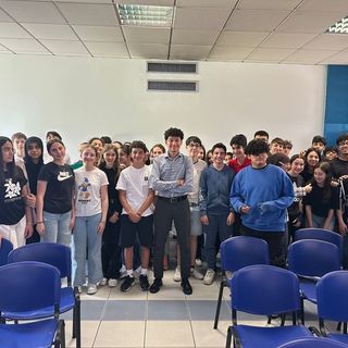 Vigevano: “La mia storia su un barcone della speranza”. Remon Karam, giovane egiziano copto, si racconta ai ragazzi delle terze medie della Robecchi