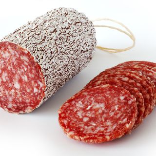 Presenza di salmonella, richiamato salametto tipo Milano. Coinvolti i supermercati Lidl