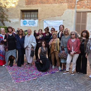 A Vigevano la sartoria solidale della San Vincenzo De Paoli tesse “Fili di comunione” e crea abiti speciali