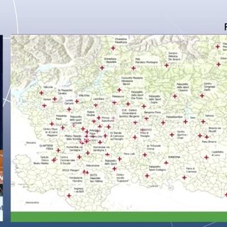 Guido Bertolaso durante la conferenza stampa di presentazioni mostra la mappa degli hub vaccinali in Lombardia