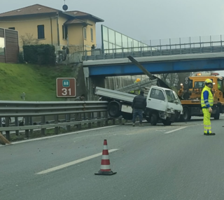 Incidente in Autolaghi, due chilometri di coda tra Castronno e Solbiate Arno