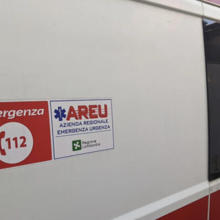Limbiate: suv si schianta alla rotonda, si ribalta e prende fuoco. Morto uno dei tre occupanti, un 22enne