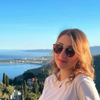 Insegna a Stresa la docente più giovane d'Italia: ha solamente 18 anni