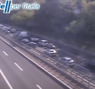 Incidente in Autolaghi tra Castronno e Solbiate Arno: tre feriti e A8 bloccata