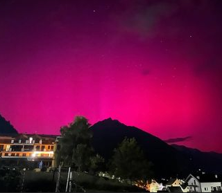 Immagini dell'aurora boreale di un nostro lettore da Cravegna