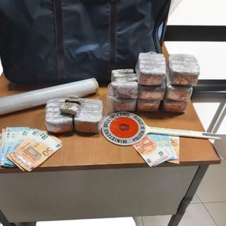 Vigevano: sorpresi in un garage con 5 chili di sostanze stupefacenti, arrestati due pusher 20enni