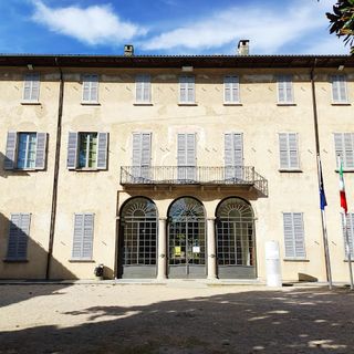 Bolletta energetica troppo pesante. Trecate chiude l’accesso alla biblioteca dal 17 dicembre al prossimo 12 febbraio