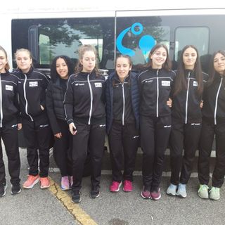 Un gruppo di cadette in gara a Lodi