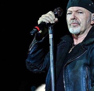 Vasco Rossi, concerti spostati al 2022: 24 maggio all’Ippodromo di Milano
