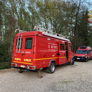 Pavia, 73enne scomparsa: i Vigili del fuoco setaccciano i boschi della zona