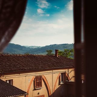 Vino dei frati, il ristorante dell’Oltrepo Pavese in difficoltà a causa del Covid lancia una raccolta fondi