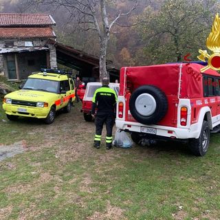Cadavere trovato sui monti tra Comasco e Canton Ticino: in volo anche l'elicottero dei vigili del fuoco di Malpensa