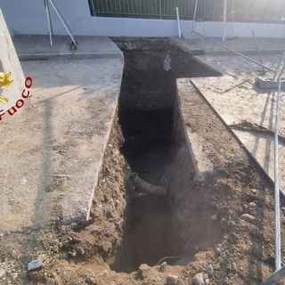 Dramma in cantiere nel Comasco: cede scavo, operaio muore sepolto