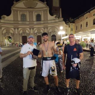 Vigevano: boxe in piazza Ducale, Alberto &quot;The Gentlemen&quot; Rizzi incanta il pubblico