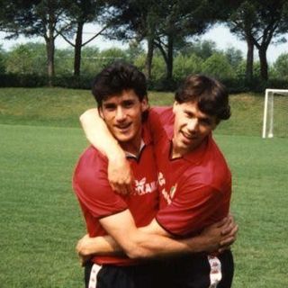 Russo insieme a Van Basten ai tempi delle giovanili del Milan (foto Corriere di Sciacca)