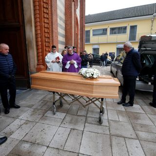 Sannazzaro ha dato l'ultimo saluto a Gianvittorio Carlin