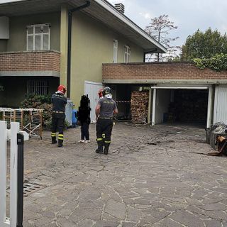 Pieve del Cairo: fiamme in una villa di via XXV Aprile, intossicati 2 coniugi