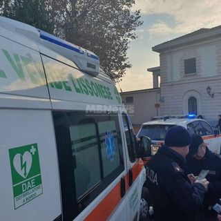 Ragazzino spinto sui binari per rubargli la felpa in Brianza: per due minorenni l’accusa è tentato omicidio