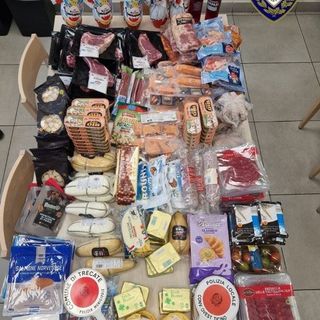 Furto di prodotti alimentari in un supermercato: tre arresti a Trecate