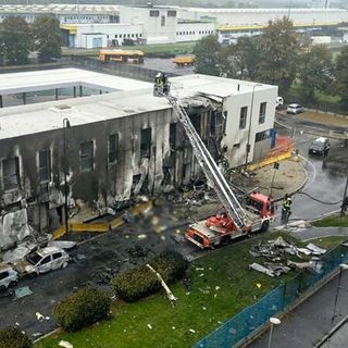 Aereo caduto a Milano: la Procura ipotizza errore umano