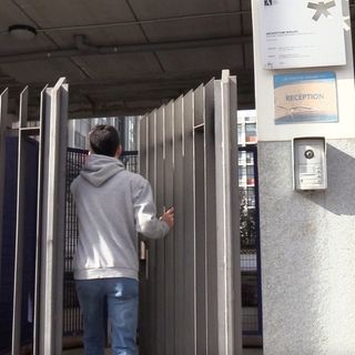 Studentessa stuprata in stanza: l’aggressore entrato dall’esterno, la polizia cerca una persona di colore