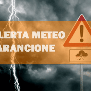 Meteo, allerta arancione su Milano per forte vento