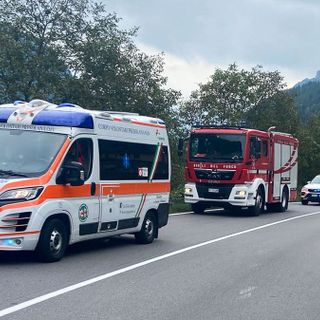 Auto contro camion nella Bergamasca: muore 61enne, grave la figlia
