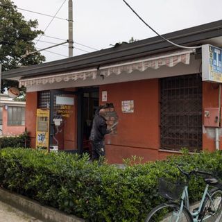Magenta: ladri al bar della stazione, rubati i gratta e vinci