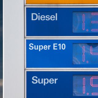 Caro benzina: a Livigno 1.48 al litro, ci vanno tutti per fare il pieno