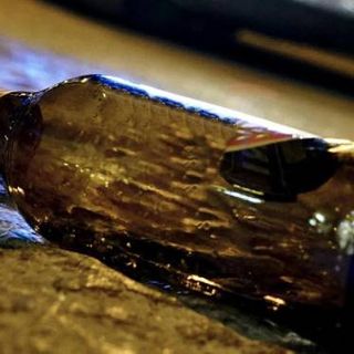 Abbiategrasso: uomo aggredito da un gruppo di ragazzi, colpito in testa con una bottigliata