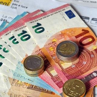 Luce e gas, in due anni aumenti del 248 e del 141%