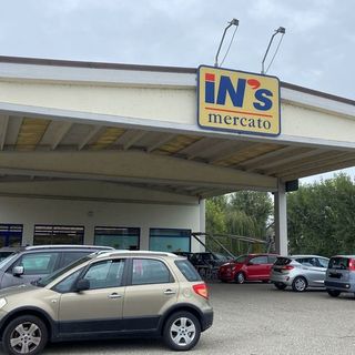 Mede: tentano di aprire la cassaforte del supermercato, ma fuggono a mani vuote