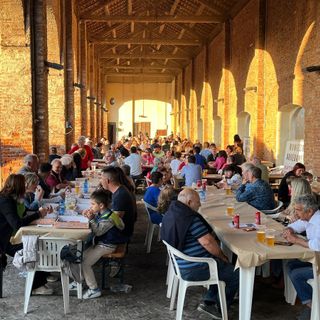 Pieve del Cairo: grande successo per la Pizzata Benefica in piazza Corte Grande, le immagini