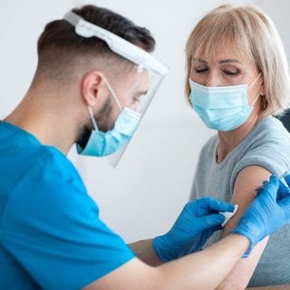Vaccini, domani la Lombardia raggiungerà le 10 milioni di somministrazioni