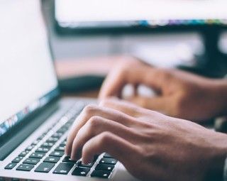 Truffe online, i consigli di Poste Italiane per prevenirle