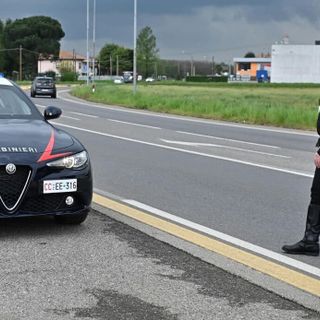 Fugge su auto rubata: inseguimento con i Carabinieri di Garlasco