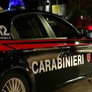 Vigevano: auto in fiamme nella notte, sul posto Vigili del fuoco e Carabinieri
