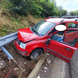 Conducente 38enne perde il controllo dell’auto lungo la Boffalora Malpensa e si schianta contro il guard rail