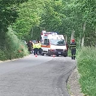 Moto fuori strada a Casterno, lungo la via che porta a Cascinazza: 42enne perde la vita