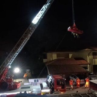 Pavese: accusa un malore in casa, i Vigili del fuoco intervengono con l'autoscala