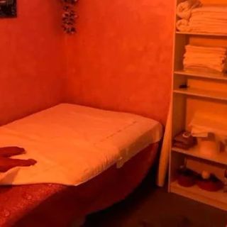Rapina e violenza sessuale al centro massaggi: indagano i carabinieri di Corsico