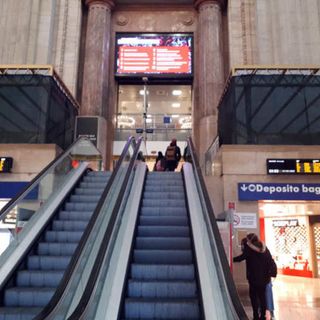 Milano: giornalista rapinato in Centrale da tre nordafricani