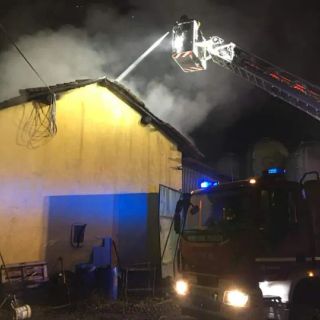 Vasto incendio alla cascina Cerina di Sopra a Morimondo