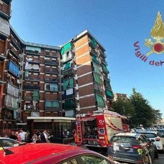 Incendio a Cinisello Balsamo: in salvo uomo, due bambini e un cane